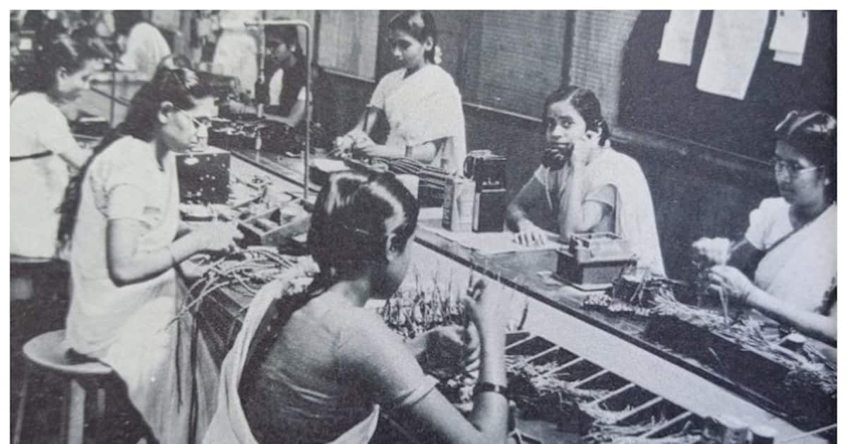 saree-clad-women-assembling-telephones-at-bengaluru-iti_1200x630xt.jpg