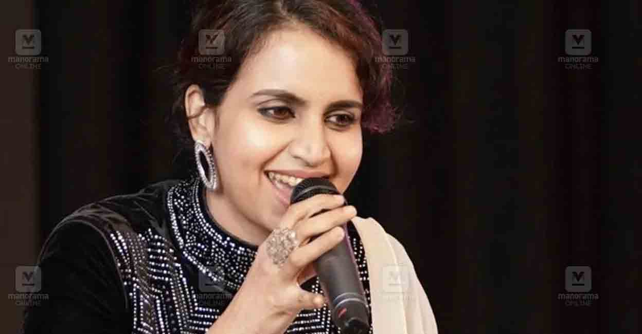 singer-mridula-warrier-2.jpg