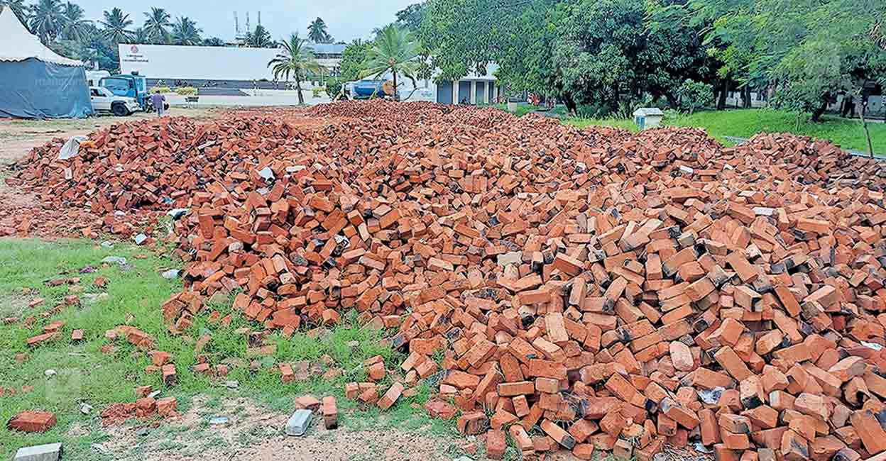 thiruvananthapuram-red-bricks.jpg