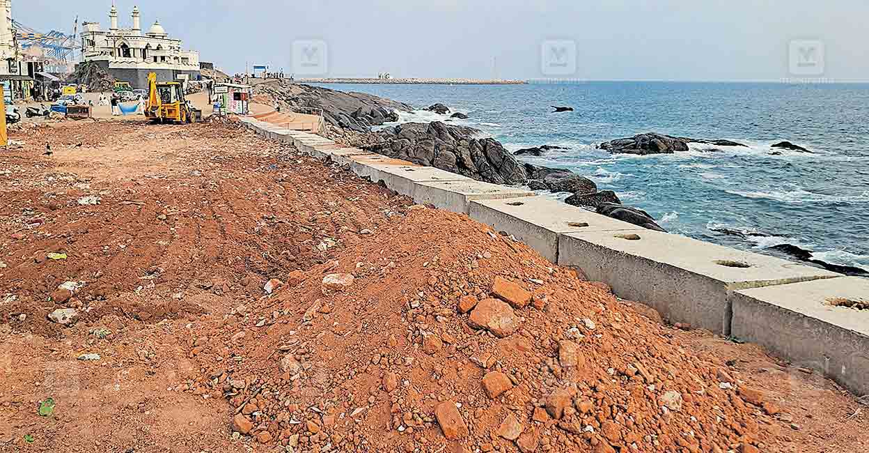 thiruvananthapuram-vizhinjam-harbor-road-tourism-park.jpg