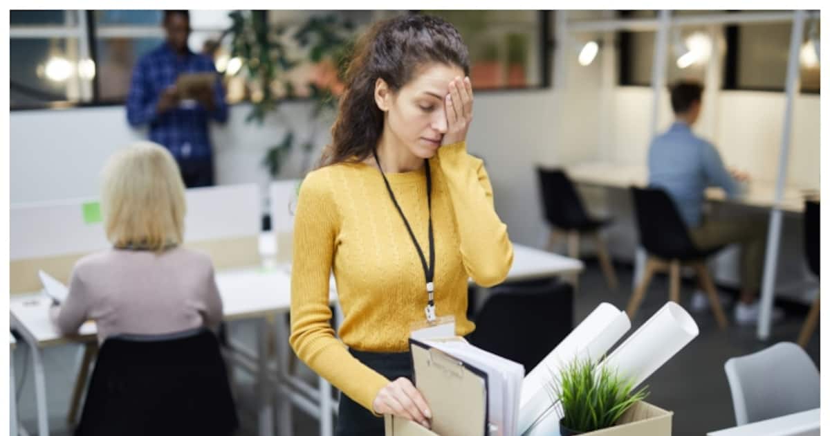 woman-leaving-from-office_1200x630xt.jpg
