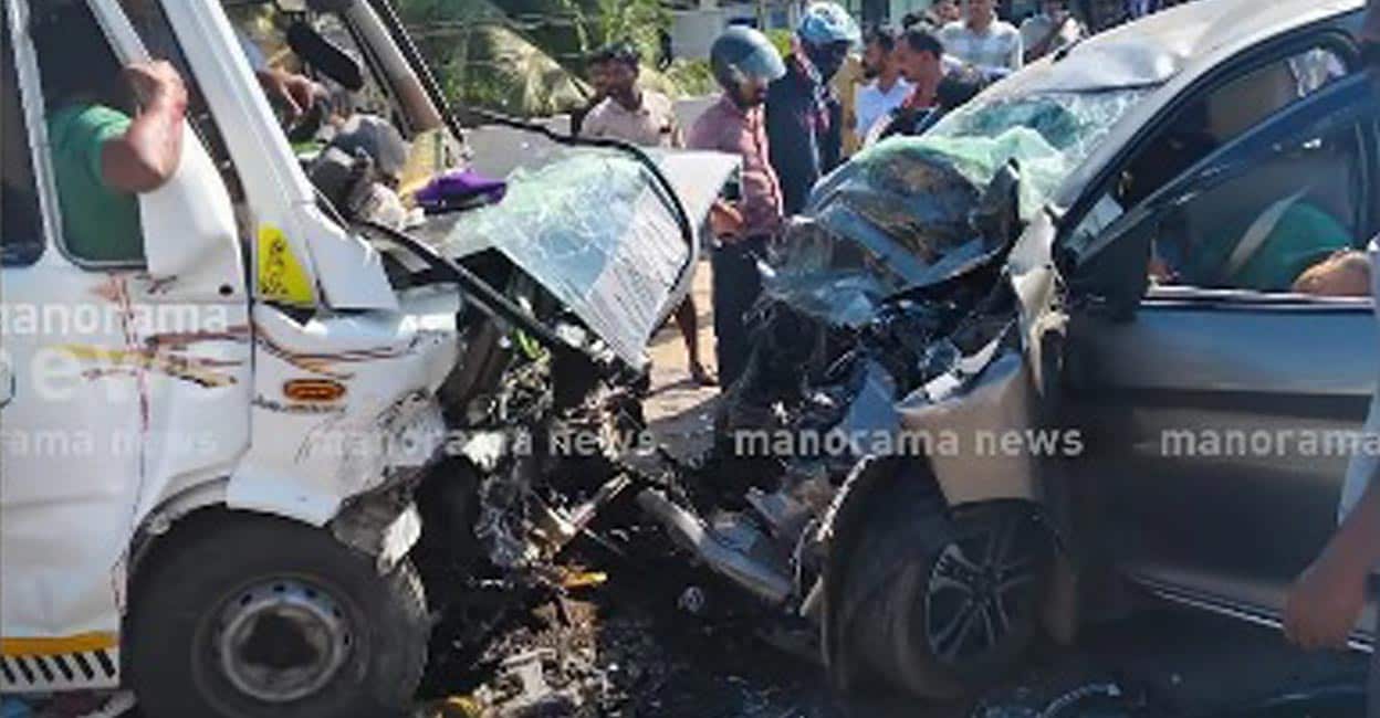 1747558154_car-van-accident-in-kozhikode.jpg