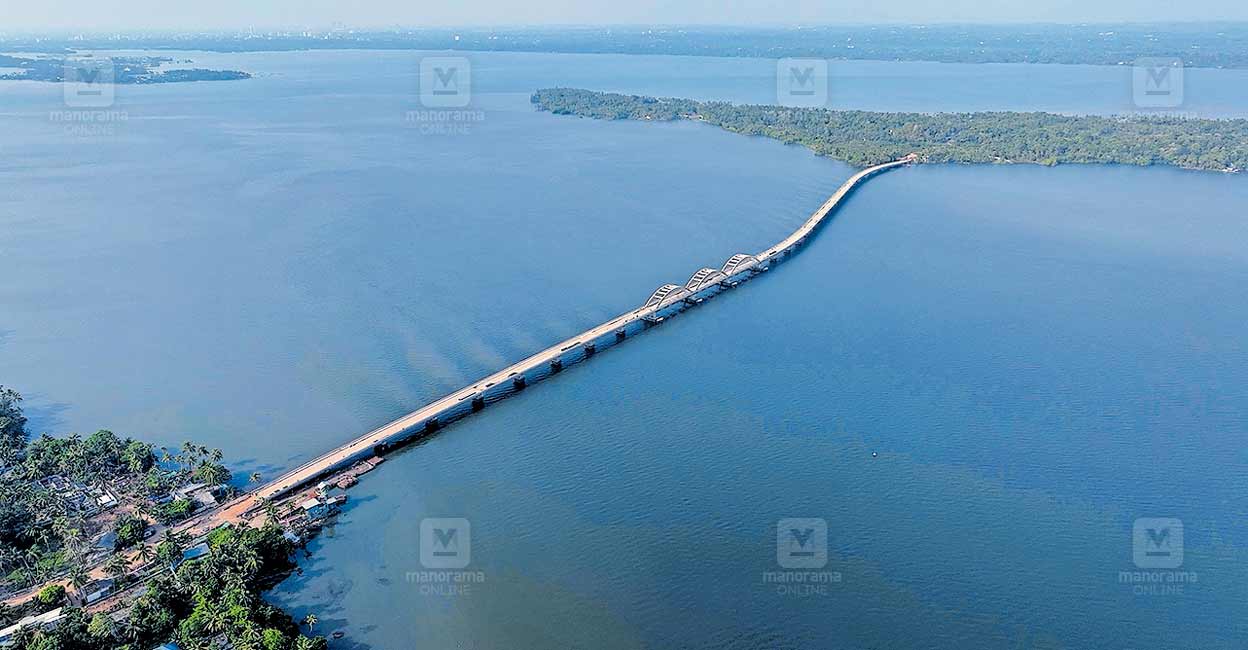 alappuzha-perumbalam-bridge.jpg