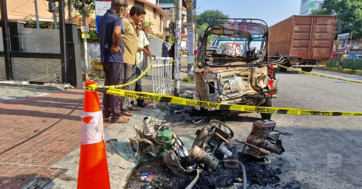 auto-accident-fire-death-0405-01.jpg