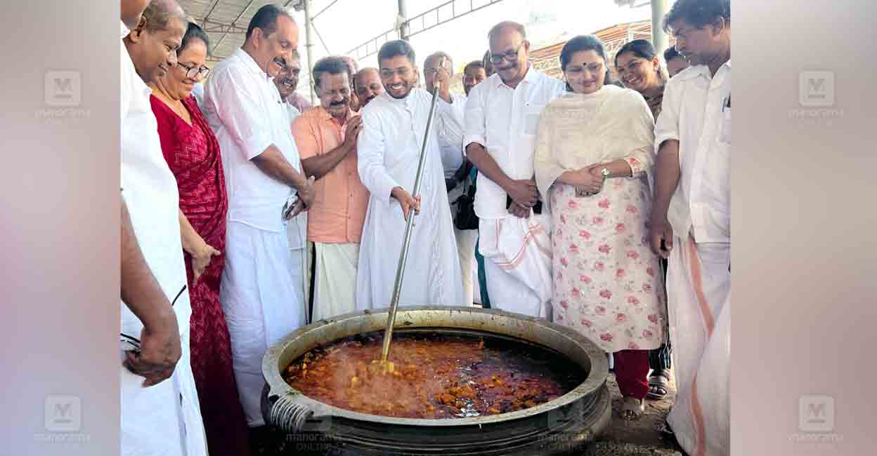 benny-behanan-edappally-church-festival-1.jpg