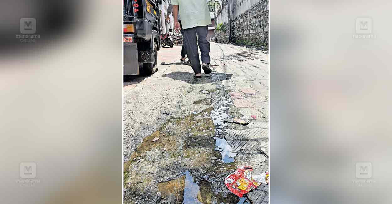 chanaganassery-toilet-waste-ksrtc-stand.jpg