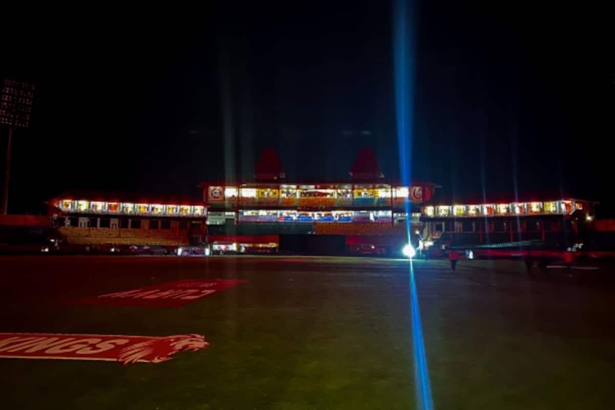 dharamsala-stadiuim-balck-out_1200x800xt.jpg