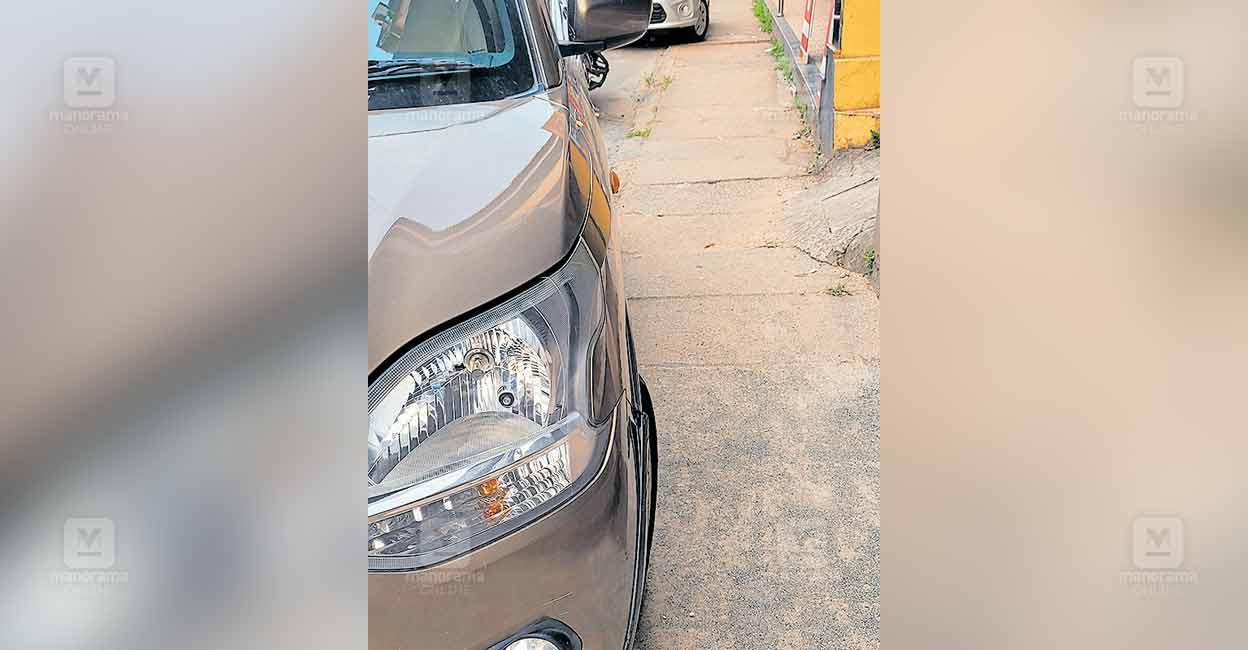 ekm-kolanchery-illegal-parking.jpg