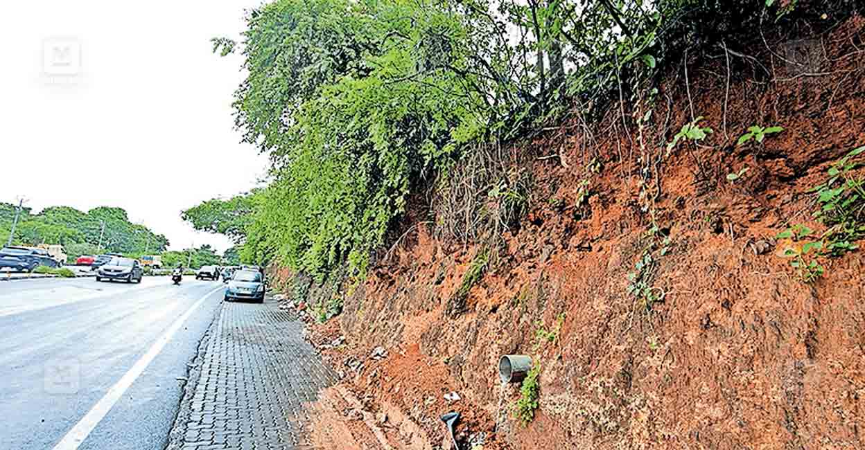 ernakulam-kalamassery-landslide-threat-seaport-airport-road.jpg