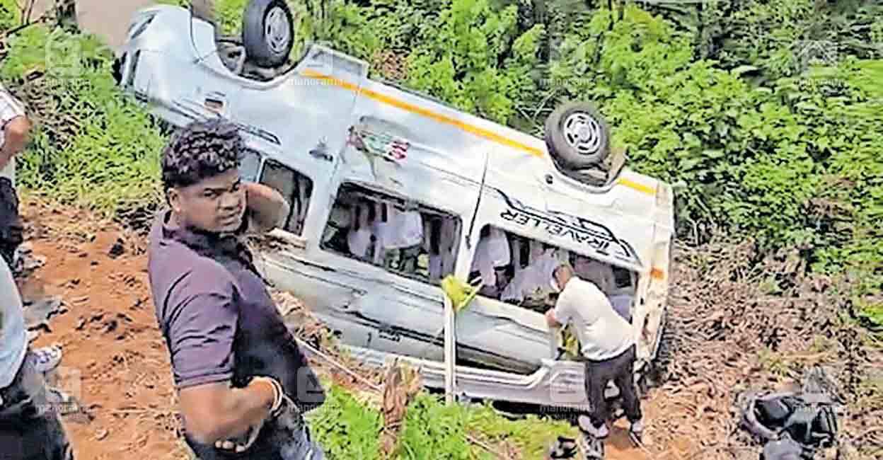 idukki-thodupuzha-road-accidents-2.jpg
