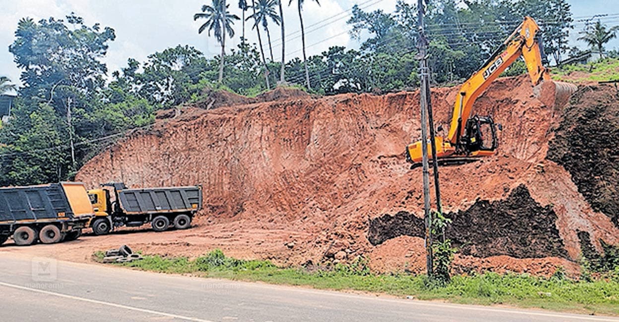 kadaykkal-nilamel-road-safety-risk.jpg