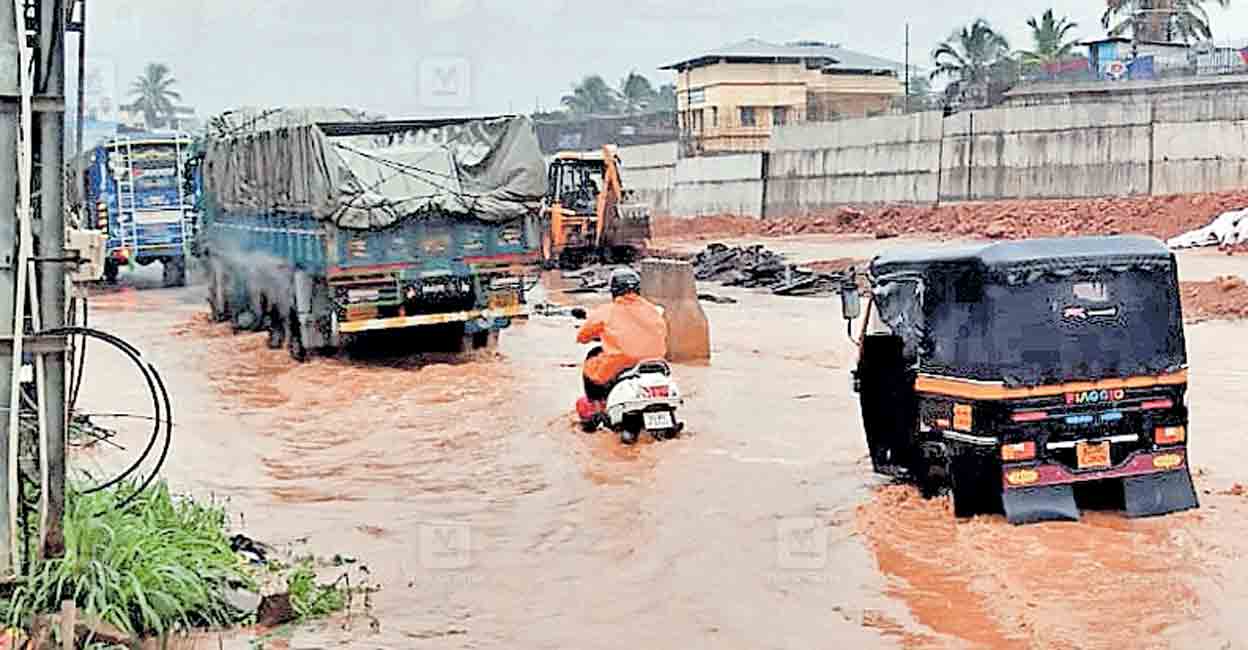 kasargod-waterlogging-nileshwaram-market-junction.jpg