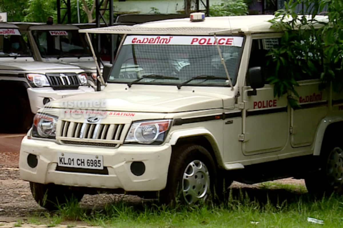 kerala-police-3-_1200x800xt.png