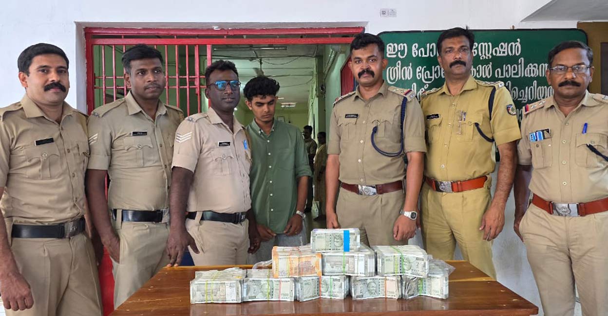kozhikode-police-raid-hawala-money.jpg