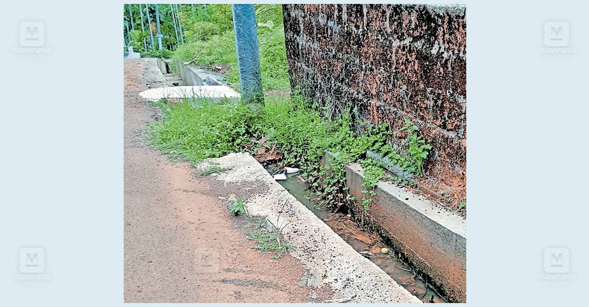 neglected-drain-chapparapadavu.jpg