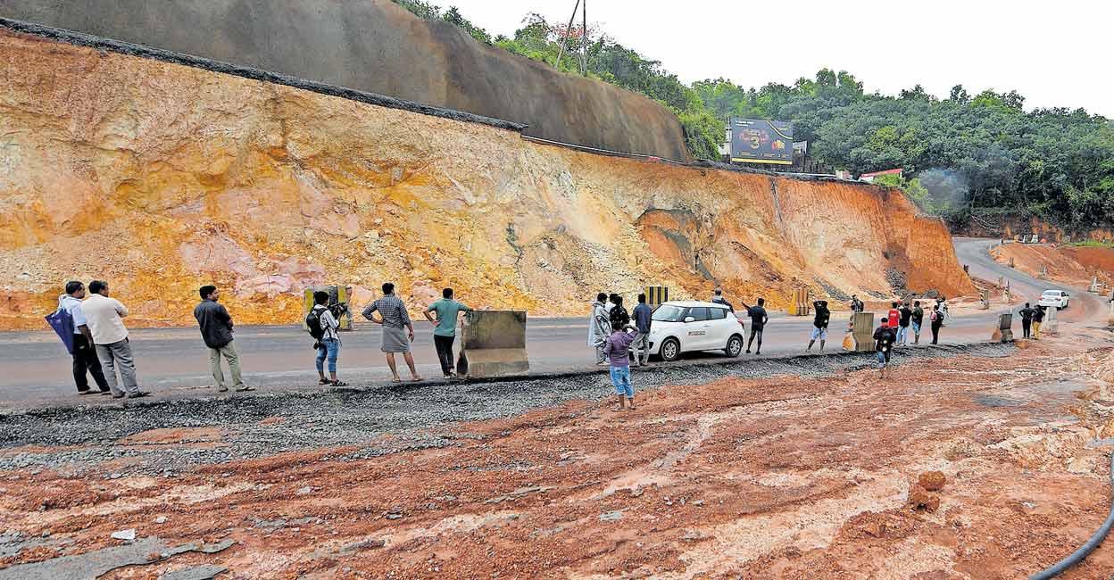 nh-66-kerala-road-landslide.jpg