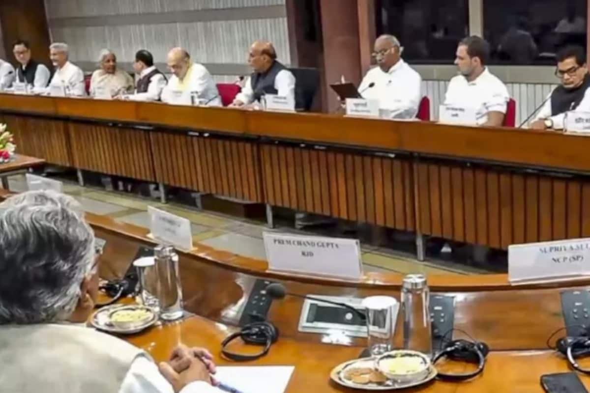 operation-sindoor-all-party-meeting_1200x800xt.jpg