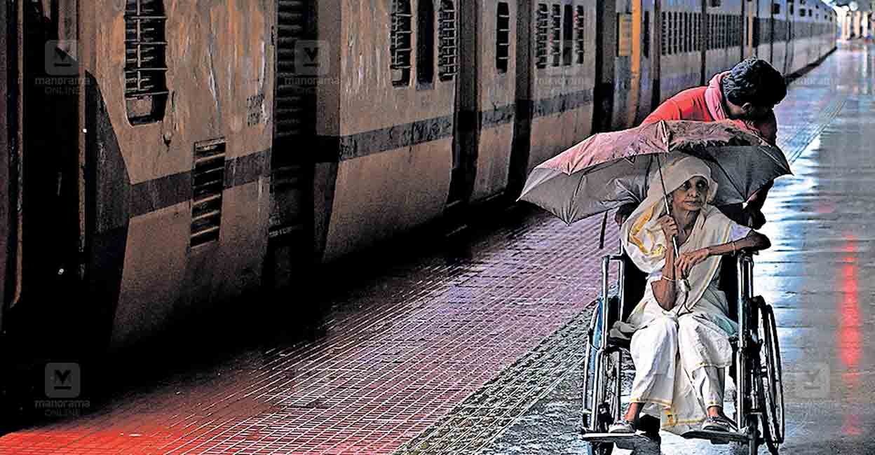 palakad-wheelcheir-women.jpg