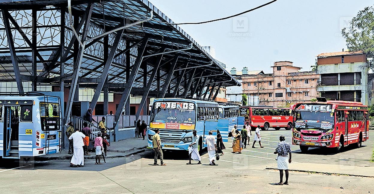 palakkad-municipal-stand-reopens.jpg