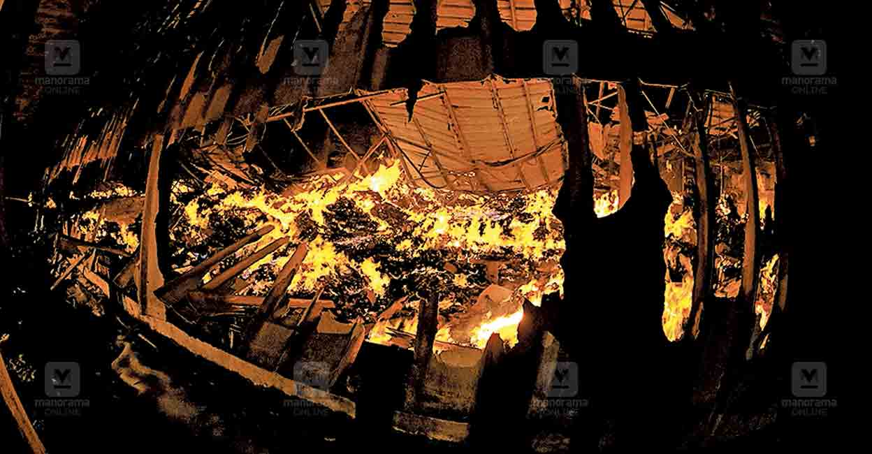 pathanamthitta-fire-accident.jpg