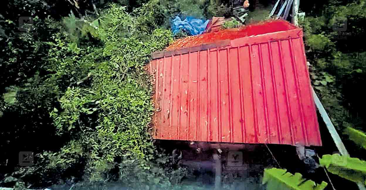 pathanamthitta-omanakuttan-house.jpg