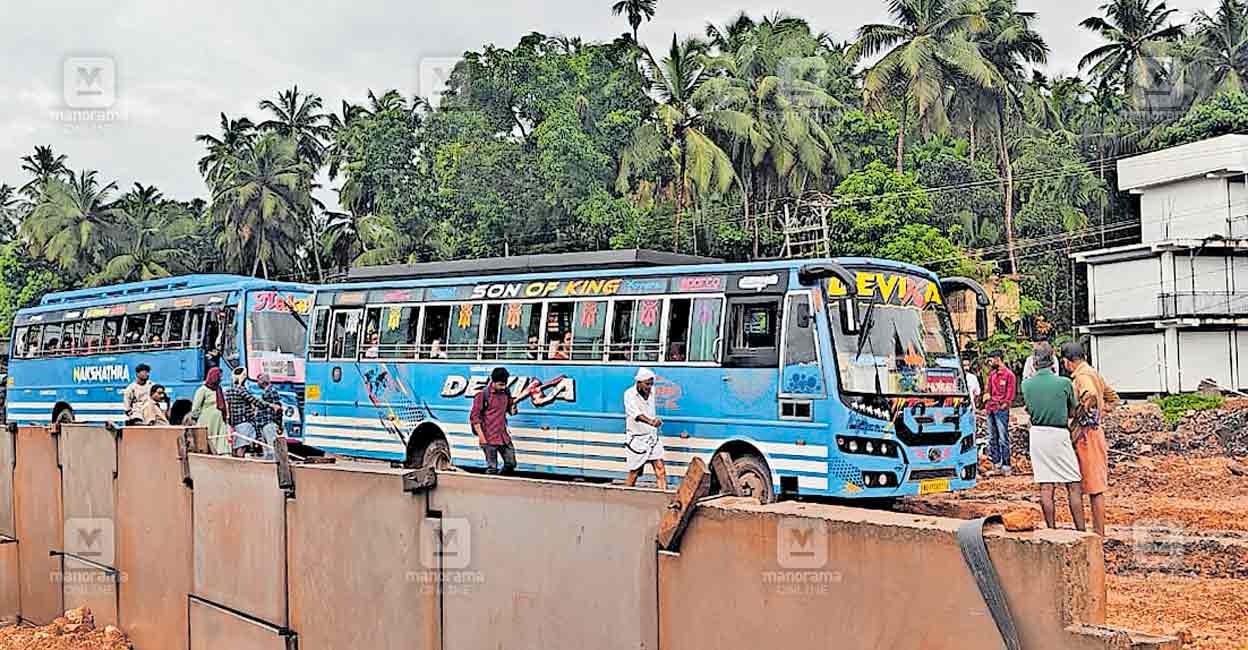 poyilkavu-bus.jpg