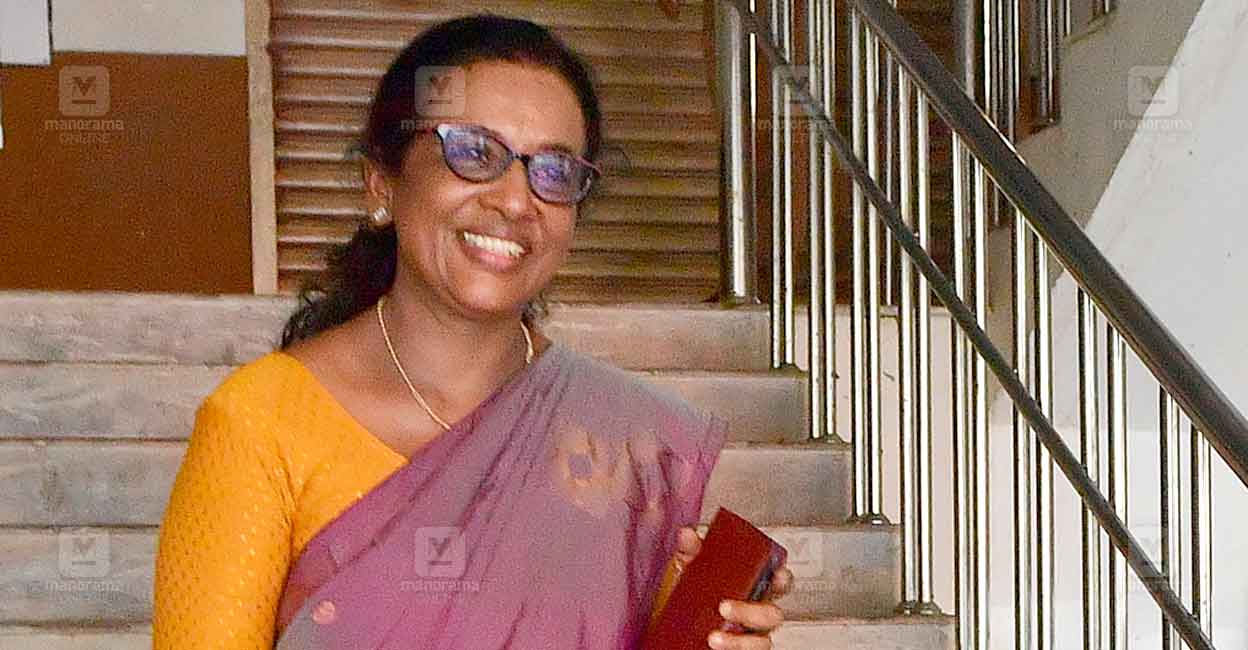 sisa-thomas-ciza-thomas-photo-manorama.jpg
