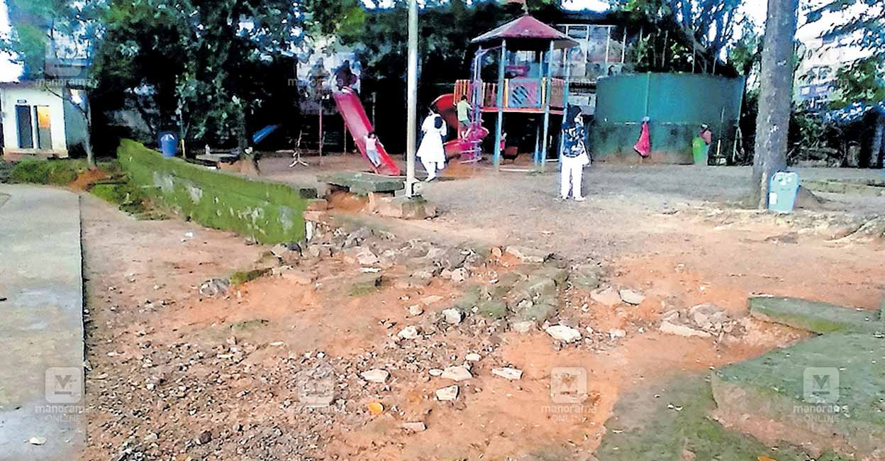 thodupuzha-muncipal-park.jpg