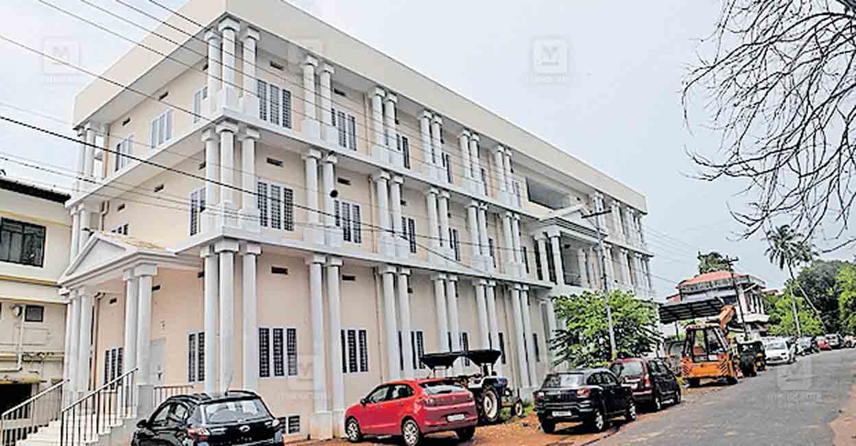 thrissur-library-building.jpg
