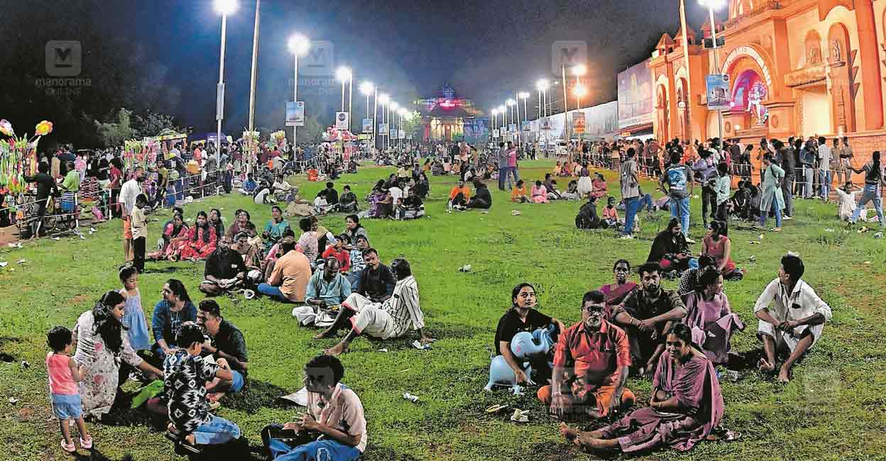 thrissur-pooram-4.jpg