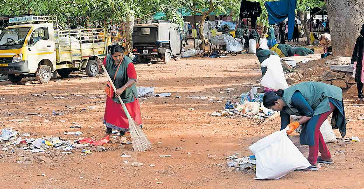 thrissur-pooram-cleaning.jpg