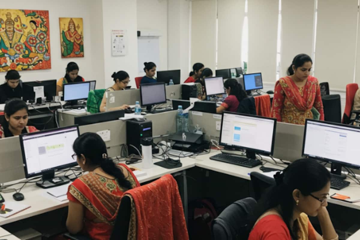 up-outsourcing-nigam-women-job-reservation-widow-divorcee-benefits-sarkari-naukri-1746363960770_1200.jpeg