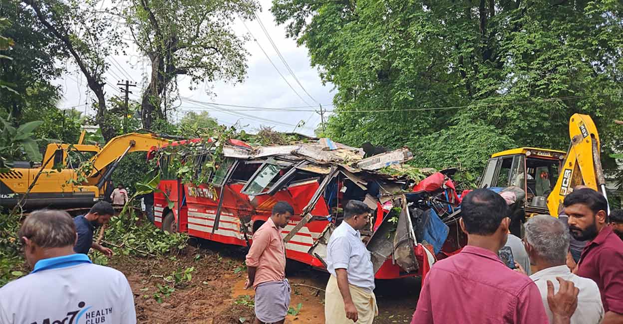 vandoor-bus-accident.jpg