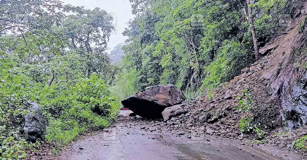 attapady-churam-road-blockage.jpg