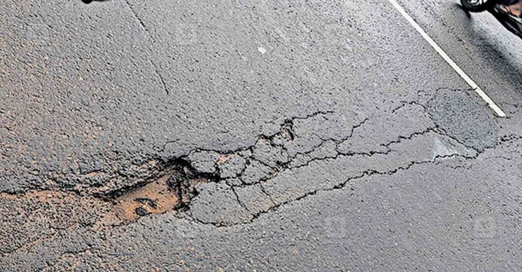 chalakudy-nh-damage.jpg