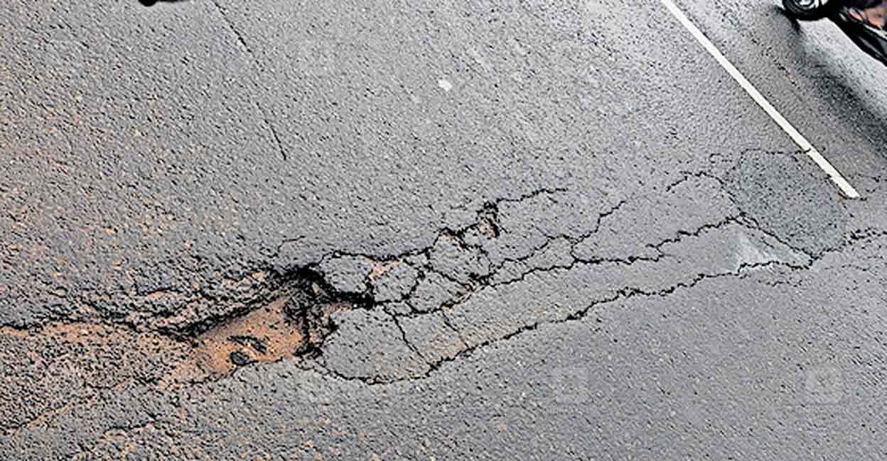 chalakudy-nh-damage.jpg