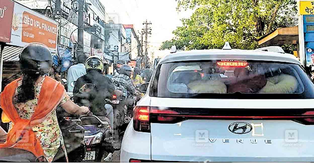 cherai-traffic-issue.jpg