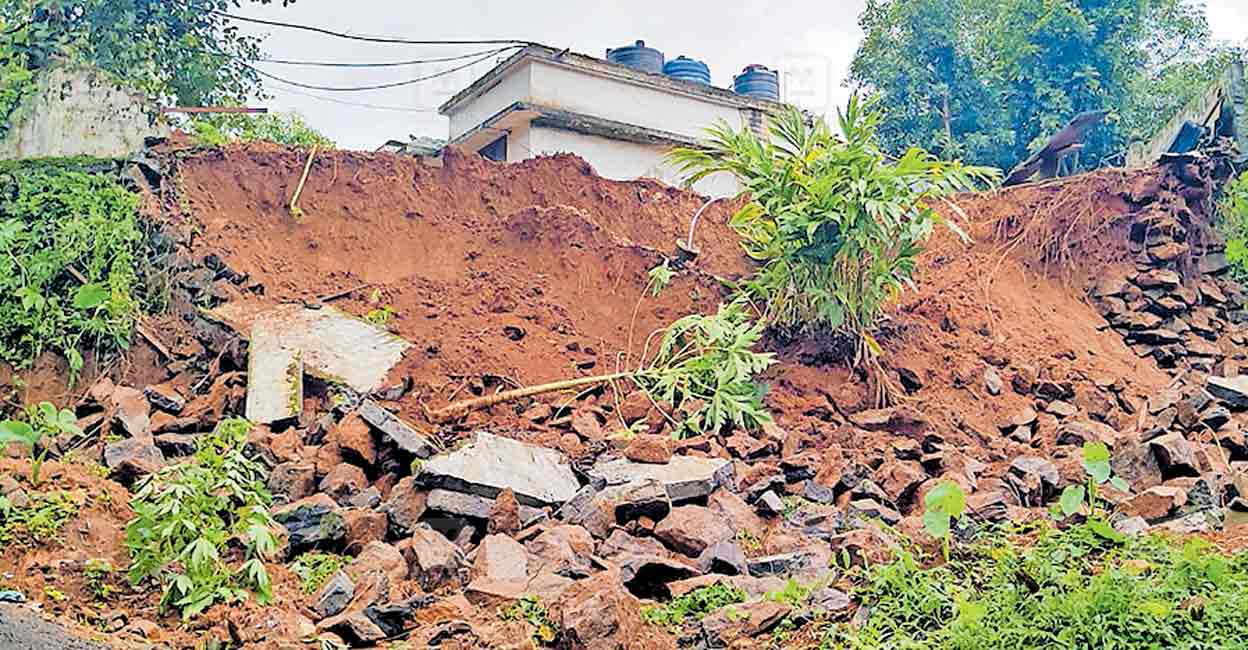 cheruthoni-land-slide.jpg