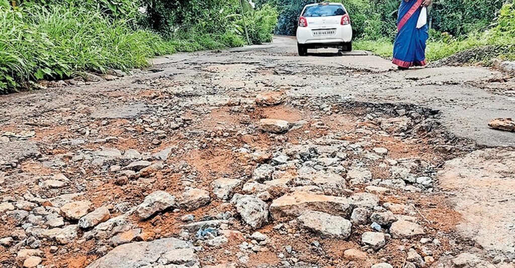 dangerous-road-conditions-karad.jpg