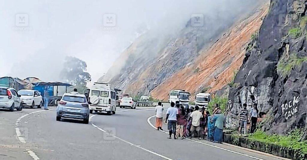 devikulam-gap-road.jpg