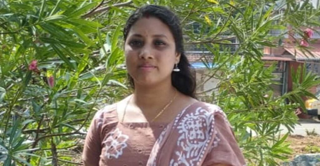 divya-080601.jpg