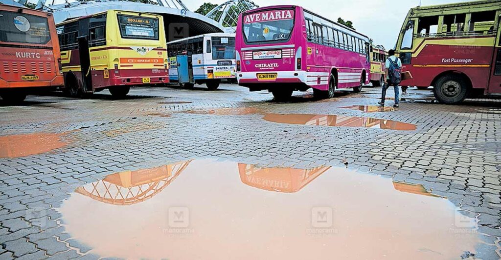 ekm-kochi-vytila-hub-water-logging.jpg