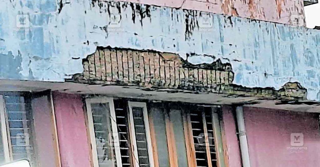 ekm-muvattupuzha-town-hall.jpg