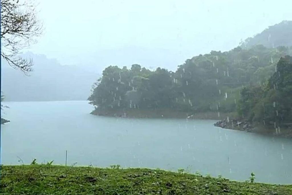 heavy-rain-kerala-pic-4-jpg_1200x800xt.jpg