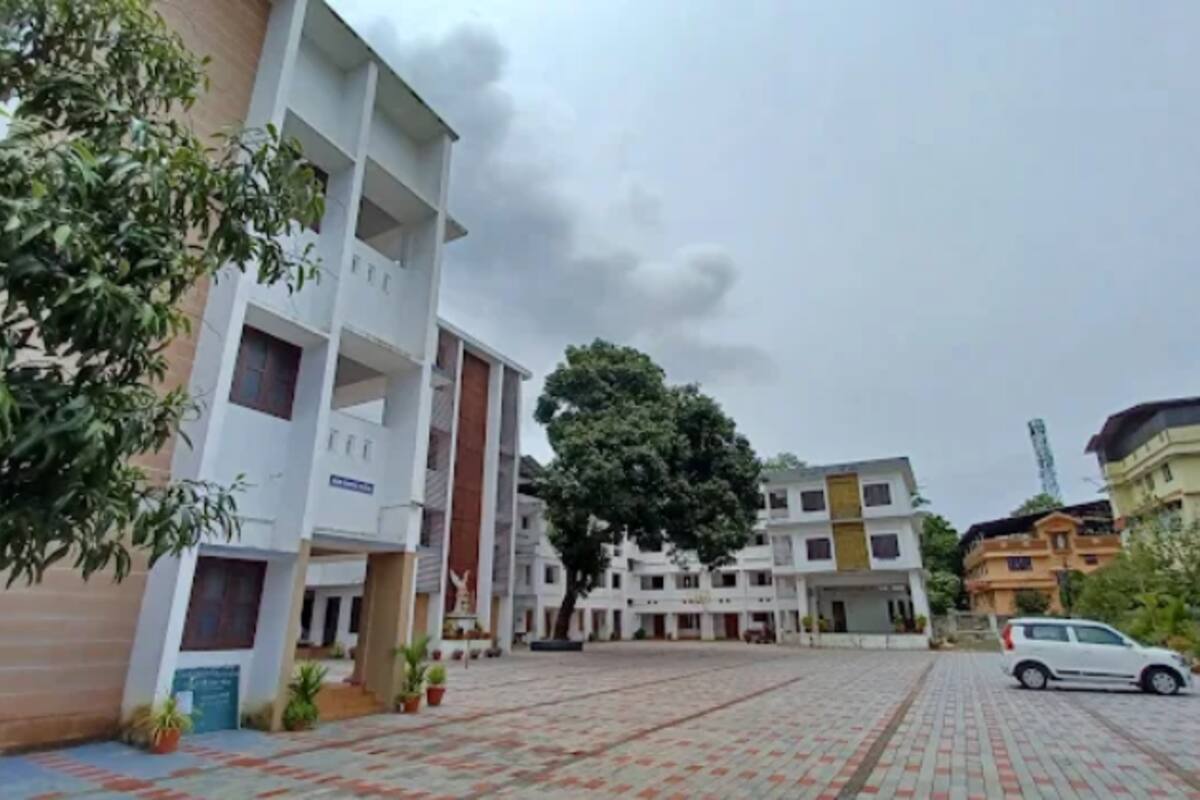 holy-angels-school-adoor_1200x800xt.png
