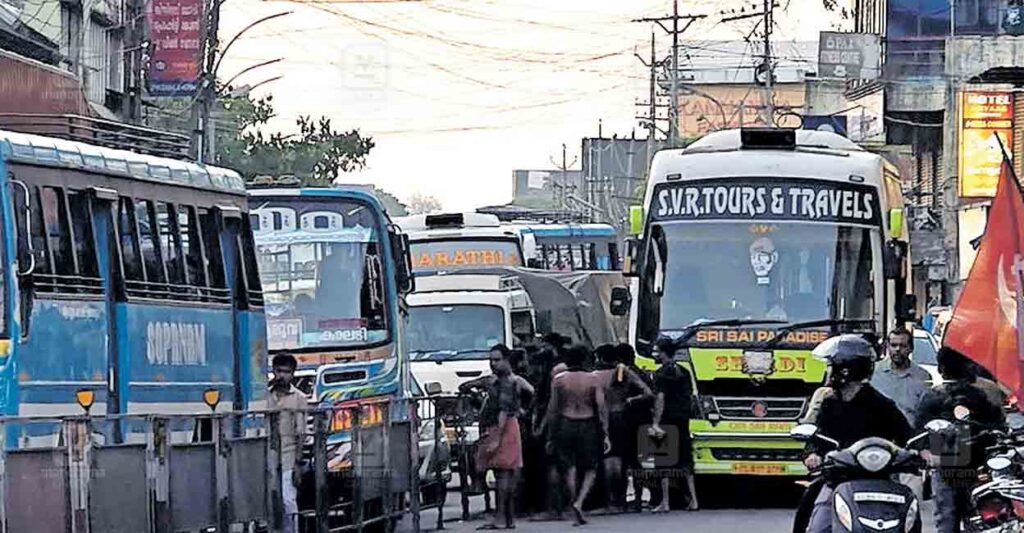 kalady-traffic-jam.jpg