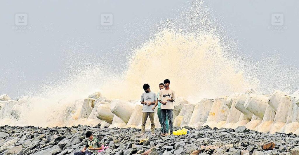 kasargod-heavy-rain1.jpg