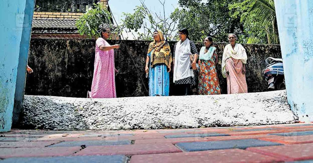 kollam-concrete-road-is-much-higher-than-the-floor-level-of-houses-srivilasam-nagar-vadakkevila.jpg
