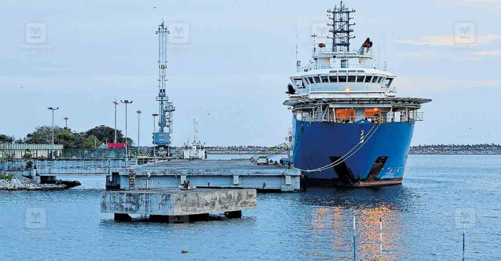 kollam-port.jpg