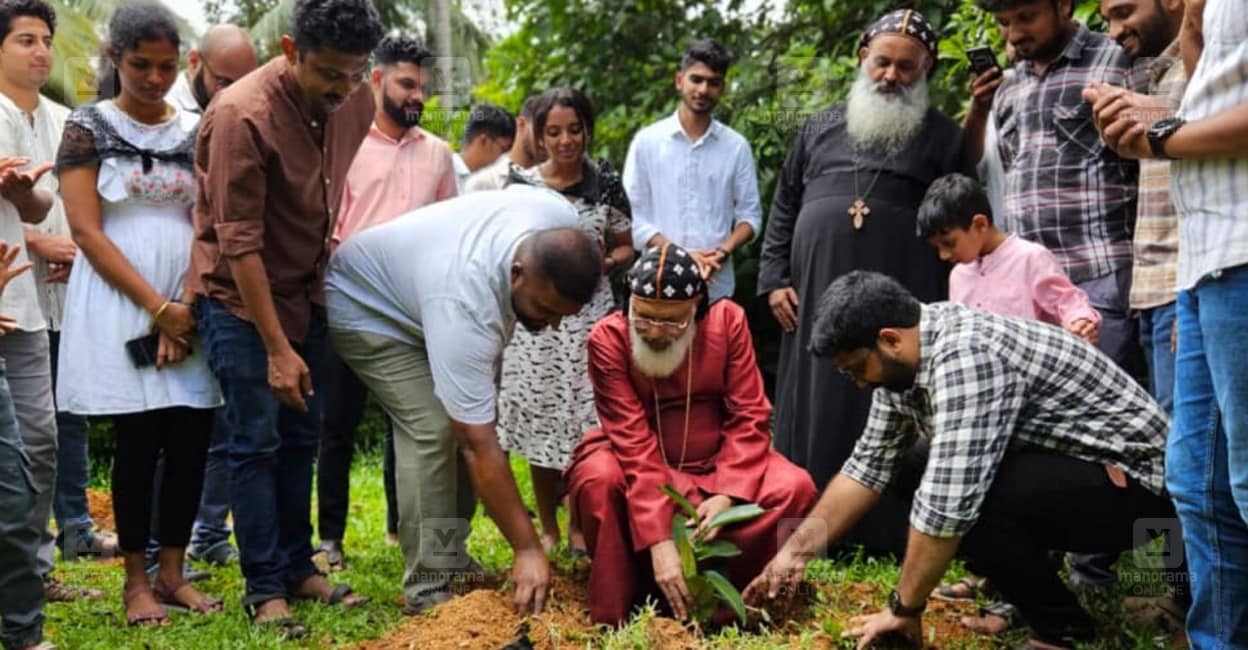 kottayam-diocese-tree-planting-1.jpg